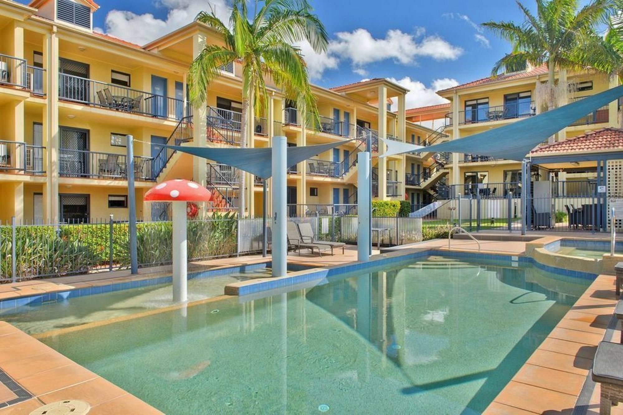South Pacific Apartments Порт-Маккуори Экстерьер фото
